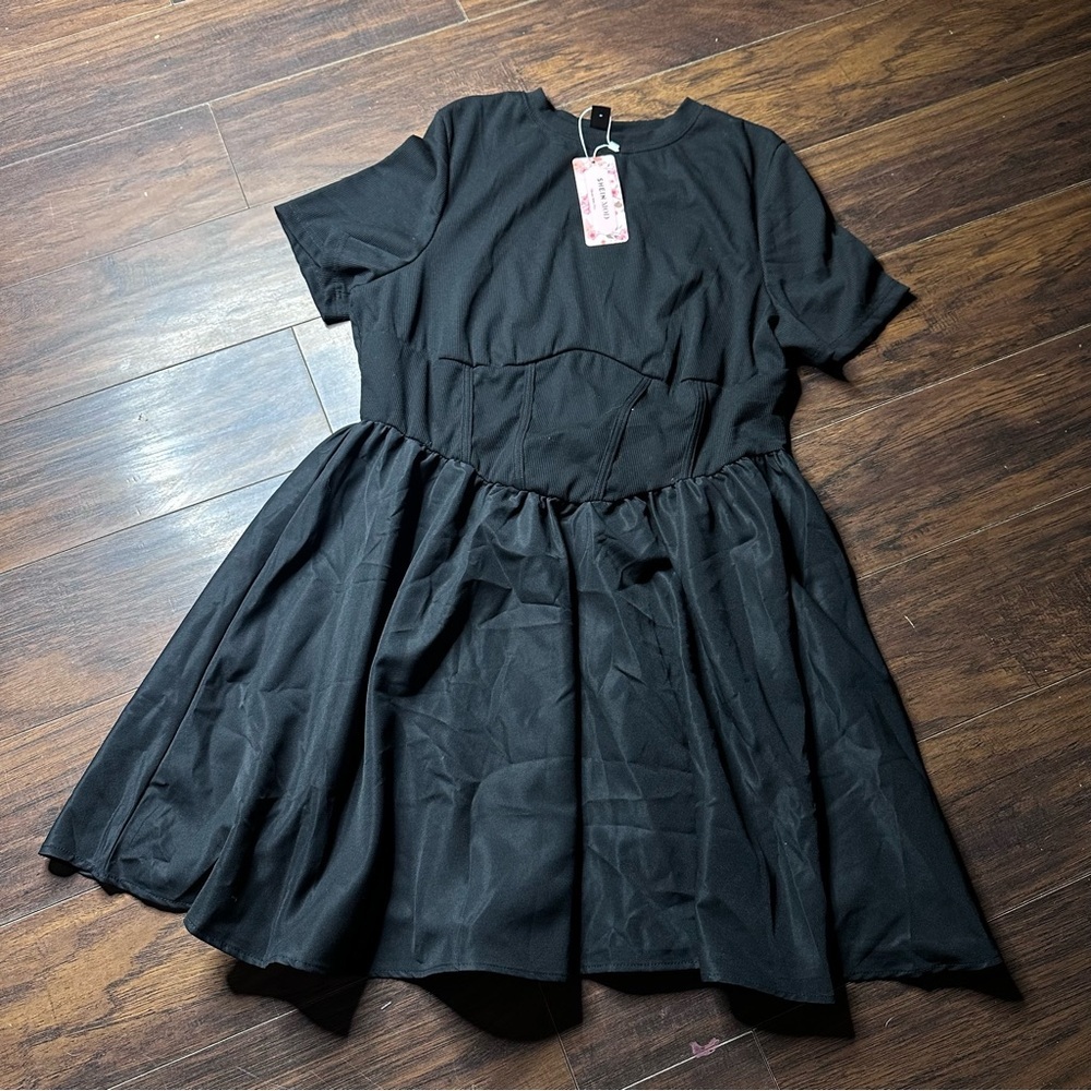 Shein Curve+ Black Short Sleeve Mermaid Hem Fitted Dress